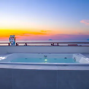 Apartment Duca D'aosta Terrace, Skypool & Sauna, Acquedolci